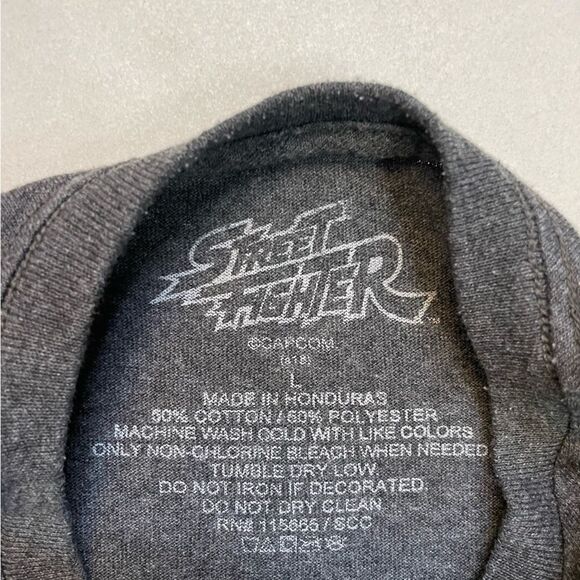 Street Fighter Ryu Hadoken Graphic T-shirt Men Large Gray Short Sleeve - Picture 4 of 5